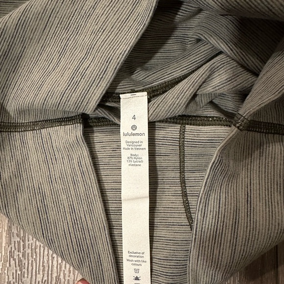 Lululemon Leggings Size 4 - Picture 4 of 4